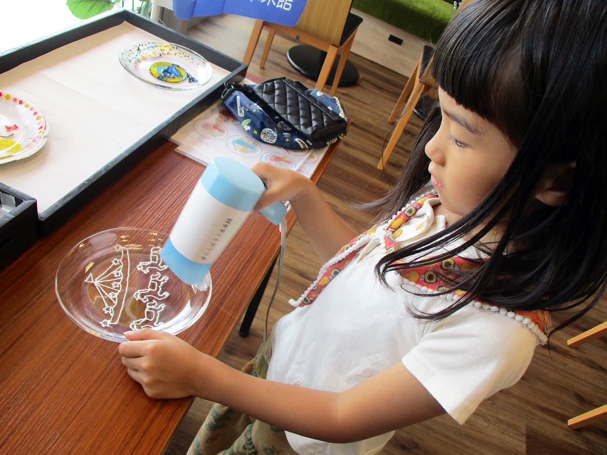 エナメル絵付け