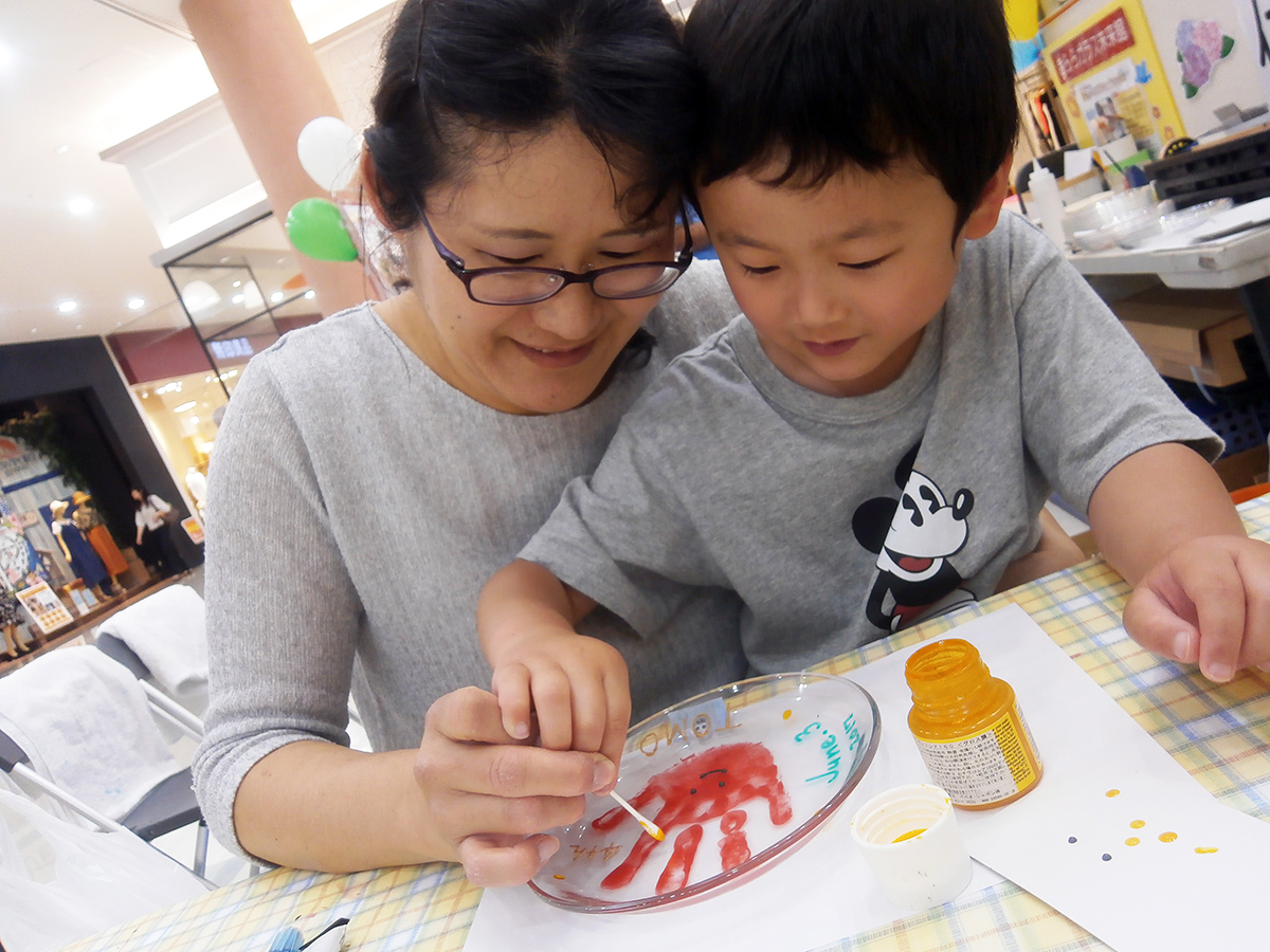 赤ちゃんの足形プレート
