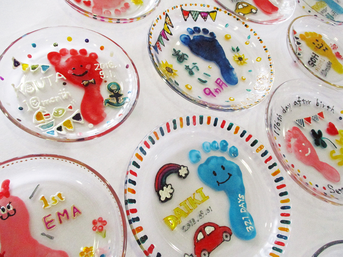 赤ちゃんの足形プレート